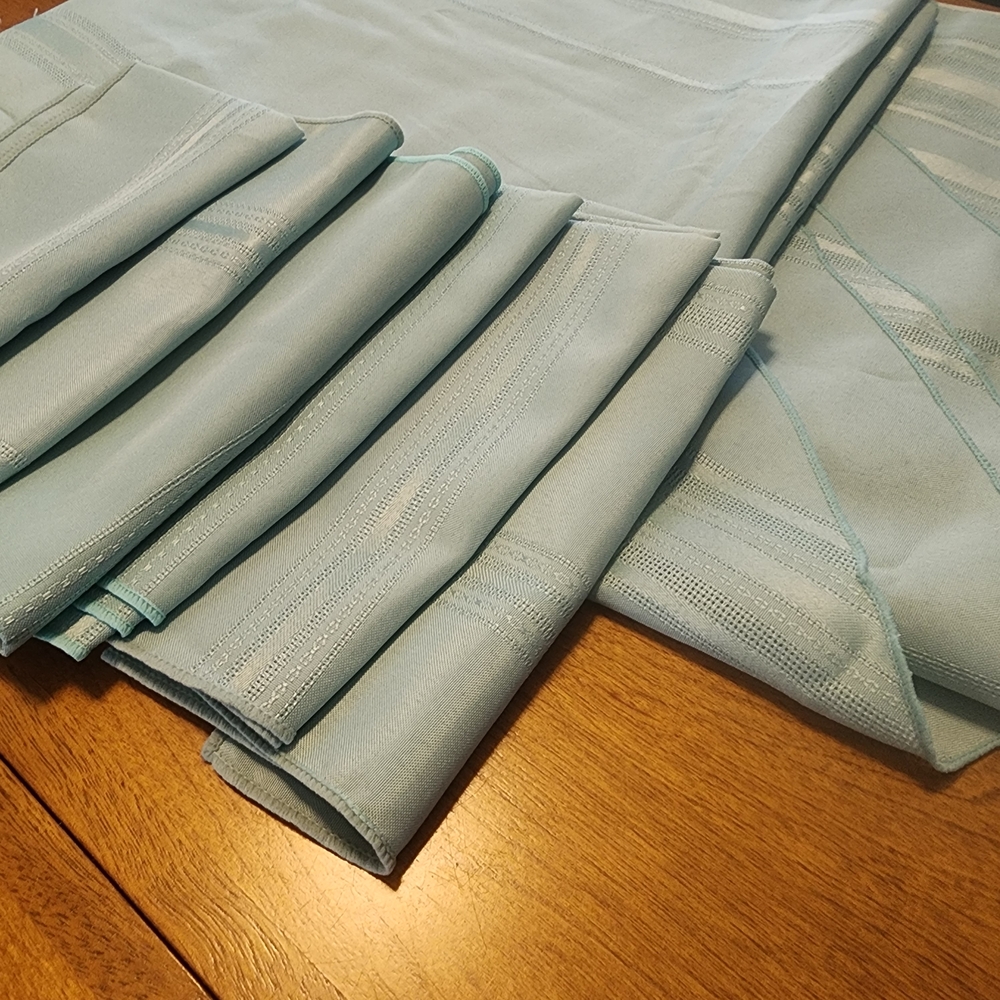Elegant Light Blue Tablecloth Set